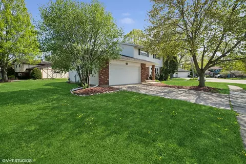 Exterior - 86 Brookside Dr, Elgin, IL 60123 photo 2 of 5