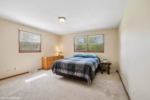 Bedroom - 86 Brookside Dr, Elgin, IL 60123 photo 1 of 2