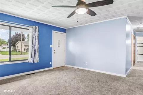 Living - 1323 Chippewa Dr, Ottawa, IL 61350 photo 1 of 4