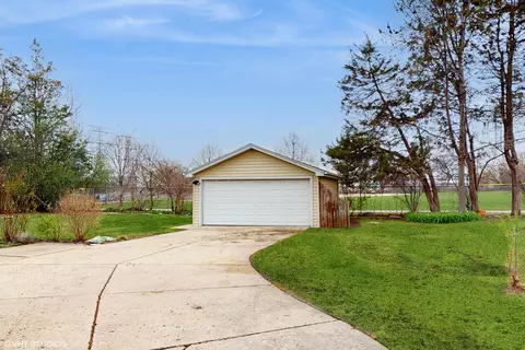 666 Greenview Ave, Des Plaines, IL 60016 photo 19