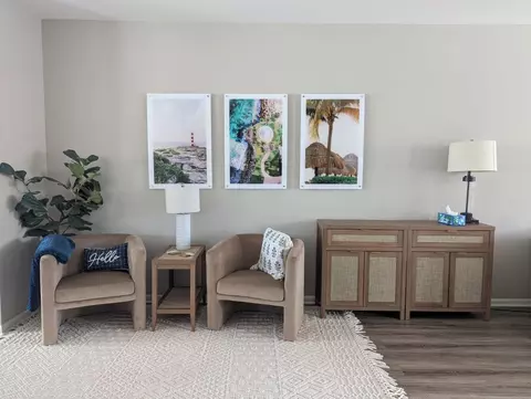 Living - 29 Grey Wolf Dr, Wheeling, IL 60090 photo 1 of 3