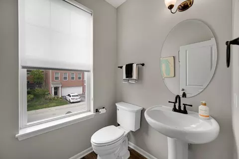 Bath - 29 Grey Wolf Dr, Wheeling, IL 60090 photo 1 of 3