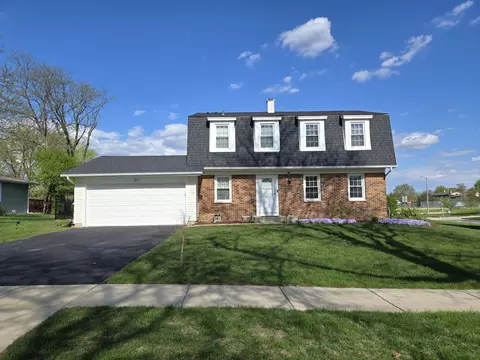 Exterior - 1750 Ridgewood Ln, Hoffman Estates, IL 60192 photo 7 of 7