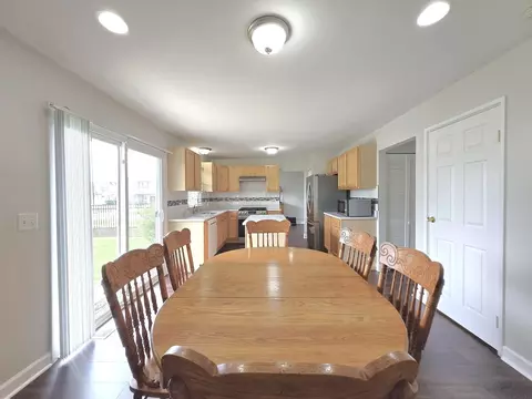 Dining - 1750 Ridgewood Ln, Hoffman Estates, IL 60192 photo 1 of 1