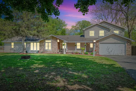 25647 W Old Grand Ave, Ingleside, IL 60041