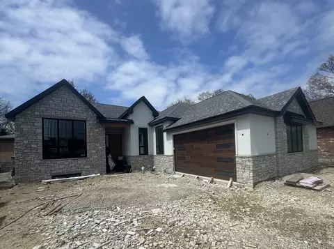 818 Green Bay Rd, Highwood, IL 60040