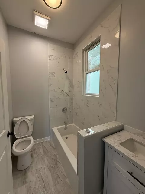 Bath - Undisclosed, Chicago, IL 60644 photo 1 of 1