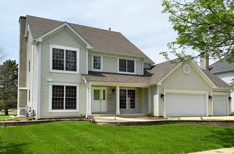 902 Spruce St, Sugar Grove, IL 60554