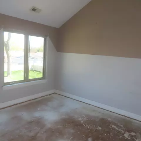 Bedroom - 5904 Burr Oak Ave, Berkeley, IL 60163 photo 1 of 3