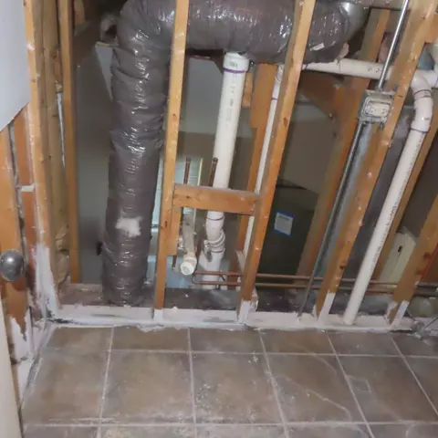 Bath - 5904 Burr Oak Ave, Berkeley, IL 60163 photo 6 of 8