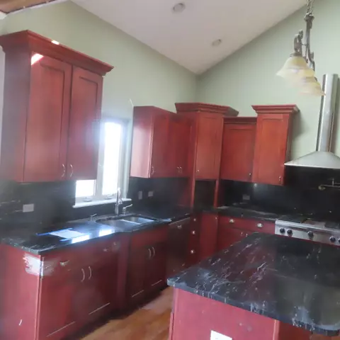 Kitchen - 5904 Burr Oak Ave, Berkeley, IL 60163 photo 2 of 2