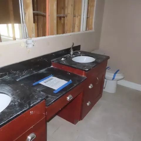 Bath - 5904 Burr Oak Ave, Berkeley, IL 60163 photo 2 of 8