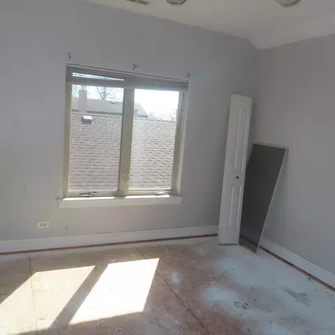 Bedroom - 5904 Burr Oak Ave, Berkeley, IL 60163 photo 2 of 3