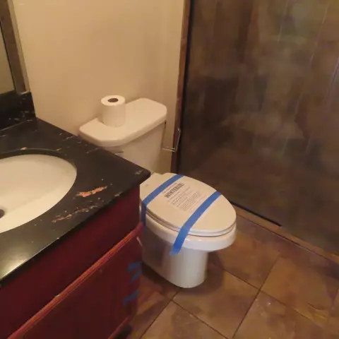 Bath - 5904 Burr Oak Ave, Berkeley, IL 60163 photo 1 of 8