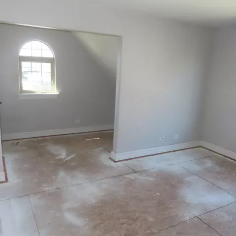 Bedroom - 5904 Burr Oak Ave, Berkeley, IL 60163 photo 3 of 3