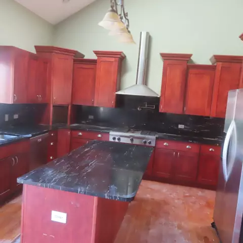 Kitchen - 5904 Burr Oak Ave, Berkeley, IL 60163 photo 1 of 2