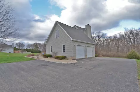 Exterior - 3542 E 2089th Rd, Serena, IL 60549 photo 3 of 4