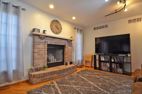 Living - 3542 E 2089th Rd, Serena, IL 60549 photo 2 of 5