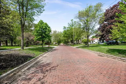 710 Normal Ave, Normal, IL 61761 photo 3