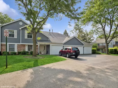 751 Sterling Ct #D1, Bartlett, IL 60103