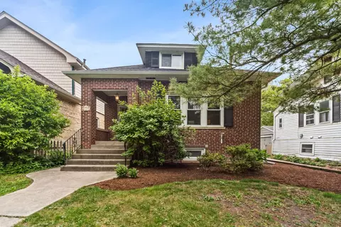 2749 Reese Ave, Evanston, IL 60201