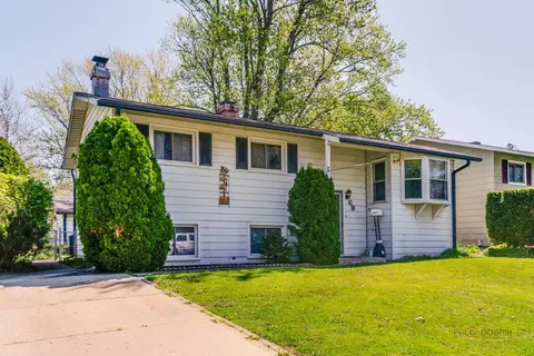 69 N Greenview Ave, Mundelein, IL 60060