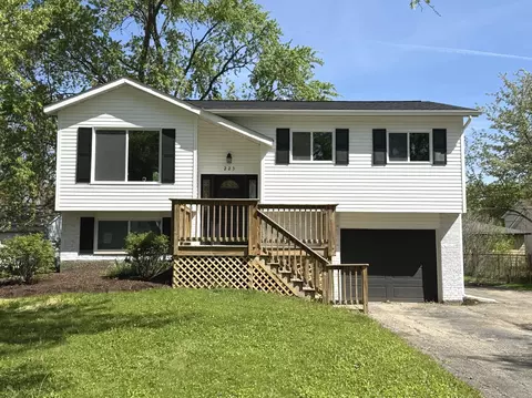 223 Kenilworth Dr, Bolingbrook, IL 60440
