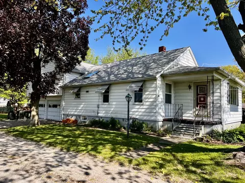 Exterior - 1807 3rd Ave, Sterling, IL 61081 photo 2 of 4