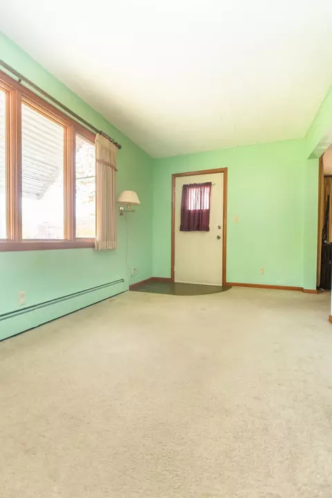 Living - 1807 3rd Ave, Sterling, IL 61081 photo 2 of 5