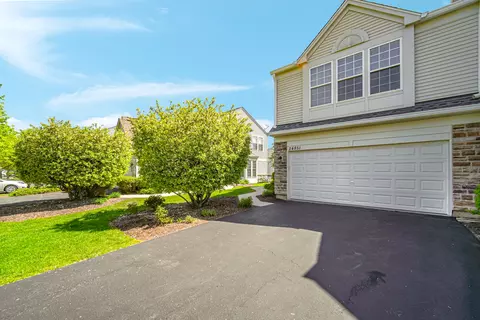 24851 Franklin Ln, Plainfield, IL 60585 photo 2
