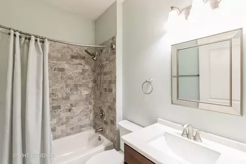 Bath - 921 Eineke Blvd, Algonquin, IL 60102 photo 3 of 3