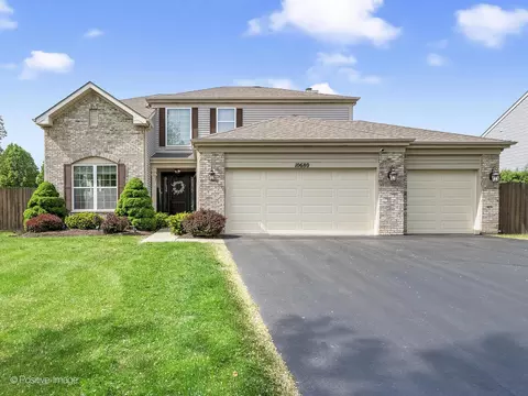 10680 Wing Pointe Dr, Huntley, IL 60142