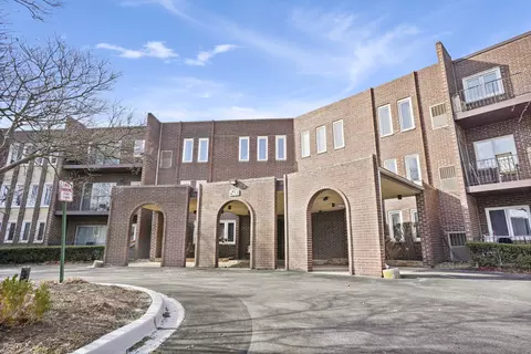 1500 Sandstone Dr #314, Wheeling, IL 60090
