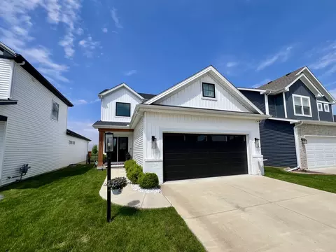 3133 Palmer Dr, Champaign, IL 61822
