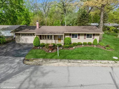 24 Eastwood Ave, Port Barrington, IL 60010