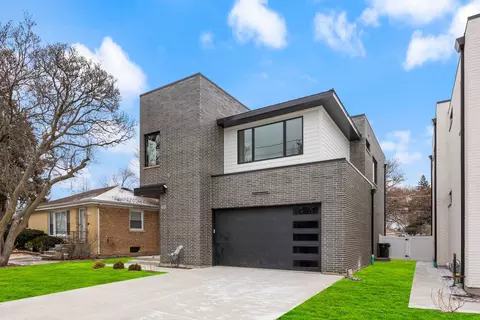 8115 E Prairie Rd, Skokie, IL 60076