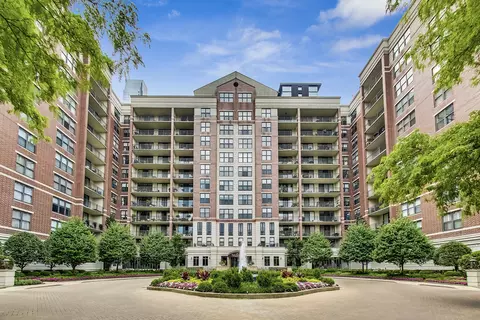 55 W Delaware Pl #620, Chicago, IL 60610