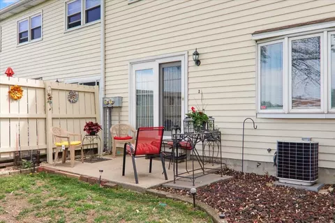 1530 Hunt Dr #C, Normal, IL 61761 photo 3