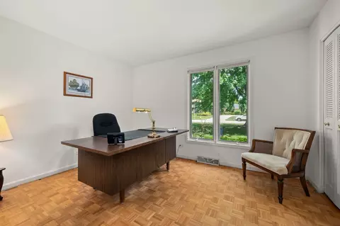 1612 Gamon Rd, Wheaton, IL 60189 photo 22