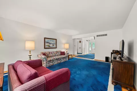 1612 Gamon Rd, Wheaton, IL 60189 photo 8