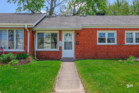 745 Dulles Rd #C, Des Plaines, IL 60016