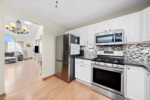 Kitchen - 5157 Ribbon Ct, Monee, IL 60449 photo 1 of 3
