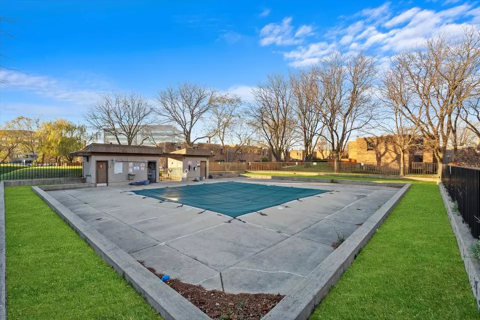Exterior - 1926 Prairie Sq #234, Schaumburg, IL 60173 photo 4 of 6
