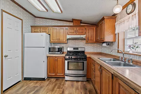 8566 Fig Tree Ln, Roscoe, IL 61073 photo 5