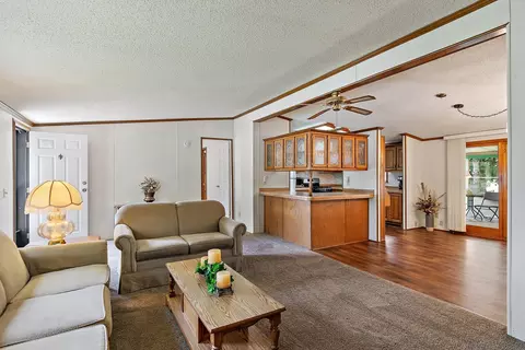8566 Fig Tree Ln, Roscoe, IL 61073 photo 3