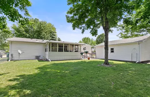 8566 Fig Tree Ln, Roscoe, IL 61073 photo 14