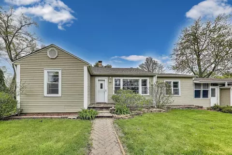 2990 Harbor Ln, Northbrook, IL 60062