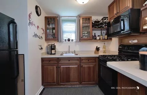 Kitchen - 1204 Capri Ter, Mchenry, IL 60050 photo 3 of 3