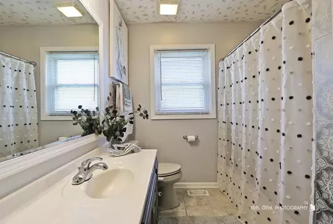 Bath - 1204 Capri Ter, Mchenry, IL 60050 photo 1 of 2