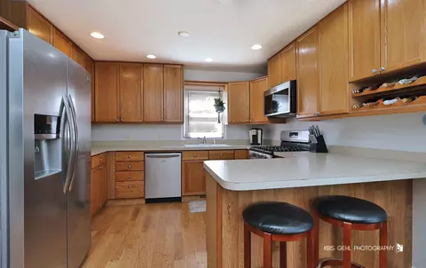 Kitchen - 1204 Capri Ter, Mchenry, IL 60050 photo 1 of 3